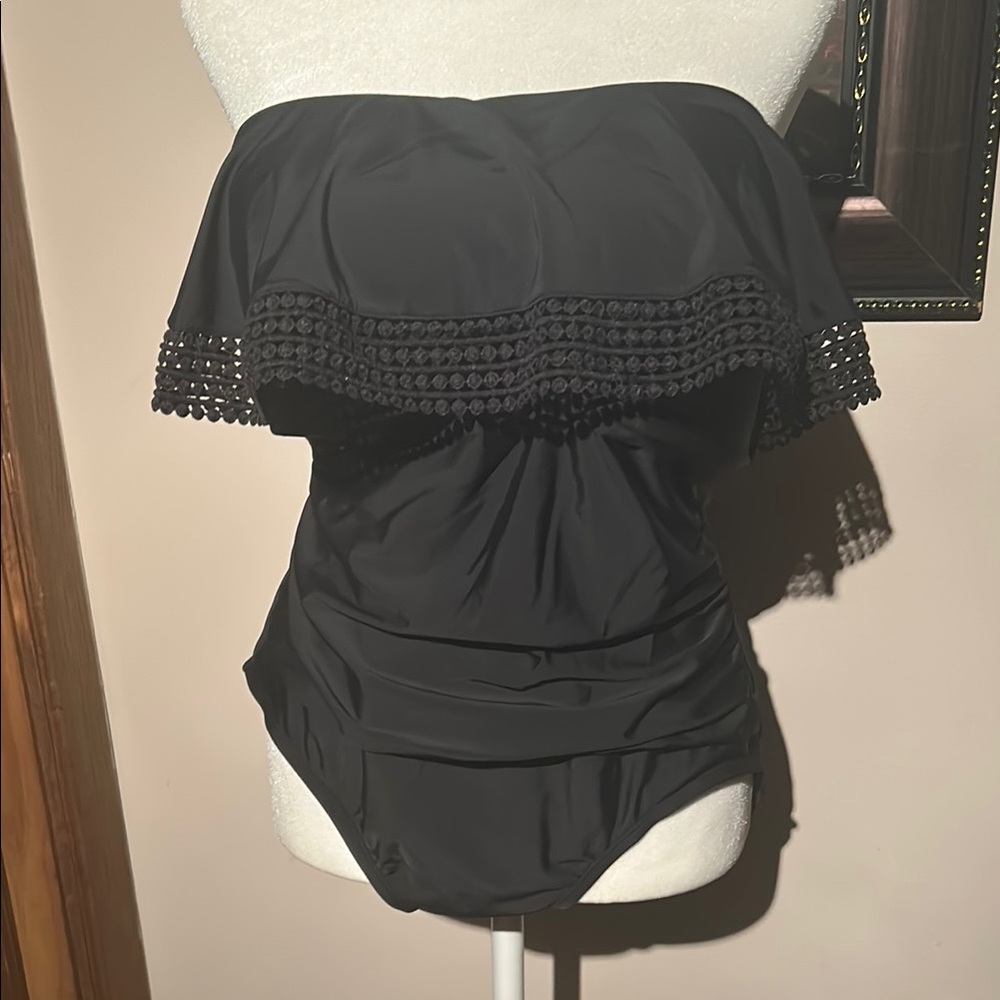 Kona Sol New without tags size large Black Off-Shoulder Swimsuit